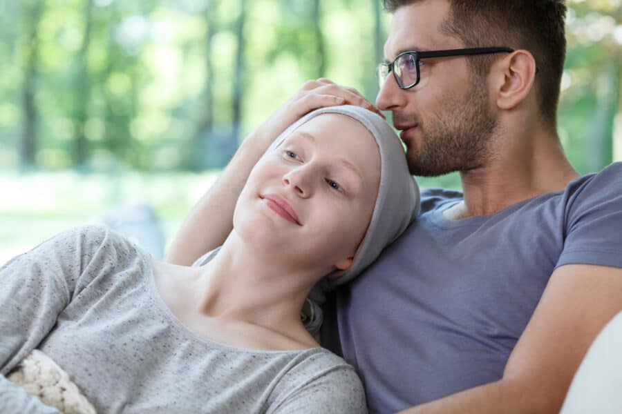 couple in hospital cancer treatment